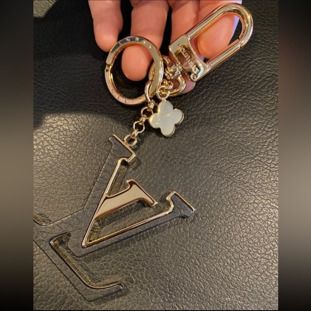 Louis Vuitton Capucines Bag Charm and Key Holder - Picture 3 of 7